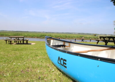 Location de canoës à Picauville sur la Douve avec des canoës Canadien, en plein cœur du Parc Naturel Régional des marais du Cotentin.